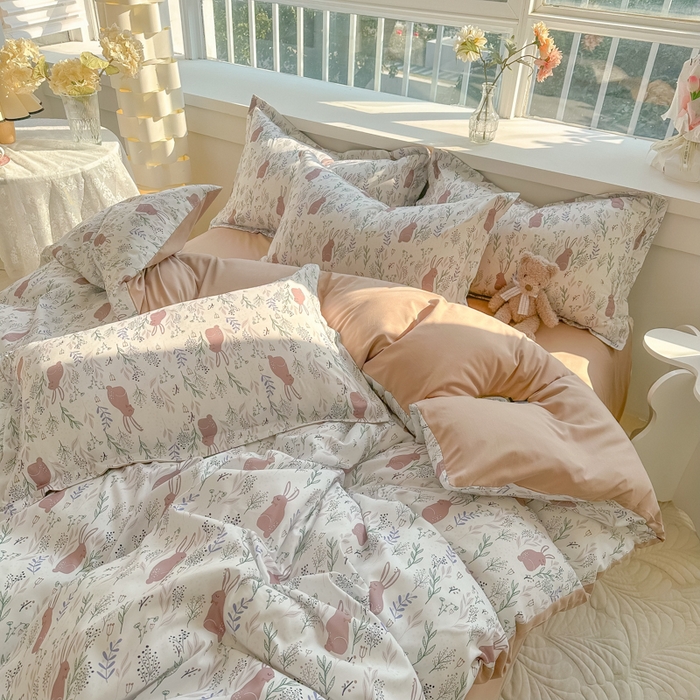 91家纺网 家纺一手货源 找家纺 爱彼家纺 2025新款加厚法式印花四件套 法式萌兔花园