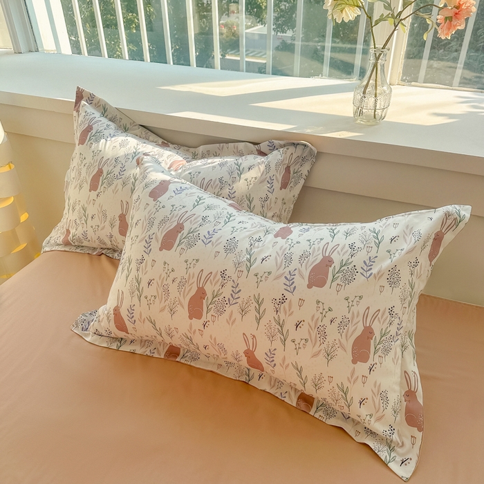 91家纺网 家纺一手货源 找家纺 爱彼家纺 2025新款加厚法式印花四件套 法式萌兔花园