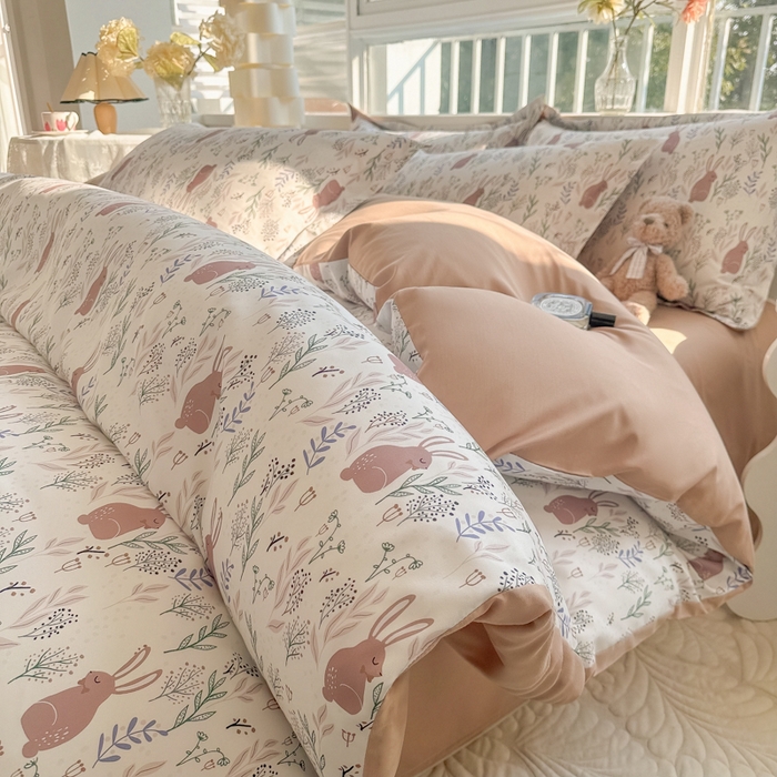 91家纺网 家纺一手货源 找家纺 爱彼家纺 2025新款加厚法式印花四件套 法式萌兔花园