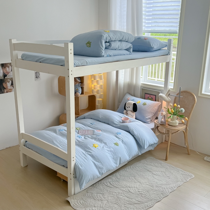 91家纺网 家纺一手货源 找家纺 爱彼家纺 2025新款超柔水洗棉怪兽毛巾绣学生宿舍三件套上下铺三件套 怪兽-天空兰