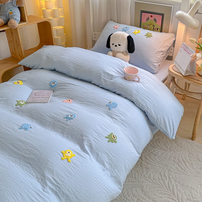 91家纺网 家纺一手货源 找家纺 爱彼家纺 2025新款超柔水洗棉怪兽毛巾绣学生宿舍三件套上下铺三件套 怪兽-天空兰