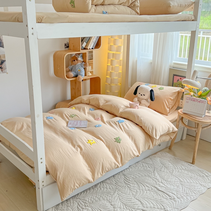 91家纺网 家纺一手货源 找家纺 爱彼家纺 2025新款超柔水洗棉怪兽毛巾绣学生宿舍三件套上下铺三件套 怪兽-奶咖