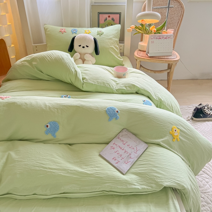 91家纺网 家纺一手货源 找家纺 爱彼家纺 2025新款超柔水洗棉怪兽毛巾绣学生宿舍三件套上下铺三件套 怪兽-果绿