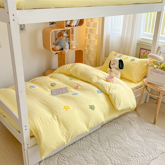 91家纺网 家纺一手货源 找家纺 爱彼家纺 2025新款超柔水洗棉怪兽毛巾绣学生宿舍三件套上下铺三件套 怪兽-奶黄