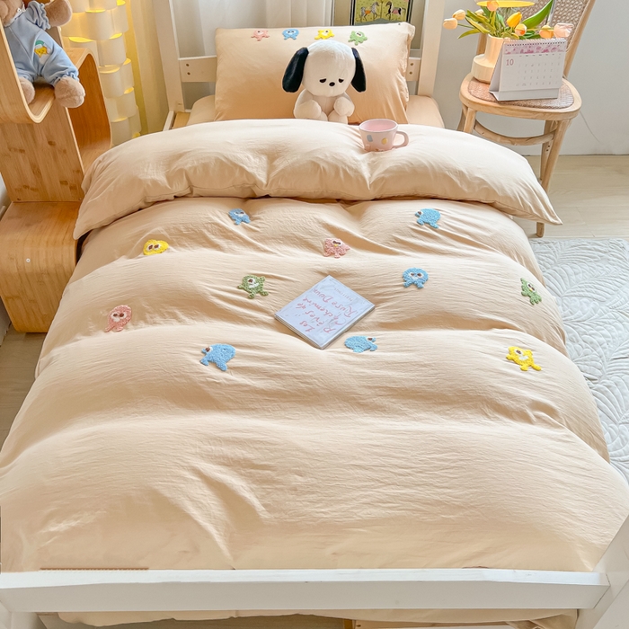 91家纺网 家纺一手货源 找家纺 爱彼家纺 2025新款超柔水洗棉怪兽毛巾绣学生宿舍三件套上下铺三件套 怪兽-奶咖