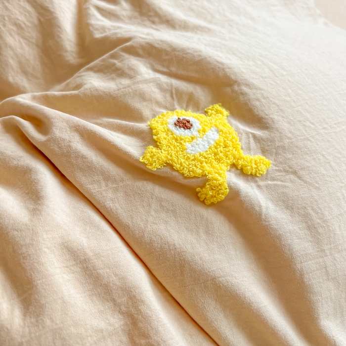 91家纺网 家纺一手货源 找家纺 爱彼家纺 2025新款超柔水洗棉怪兽毛巾绣学生宿舍三件套上下铺三件套 怪兽-奶咖