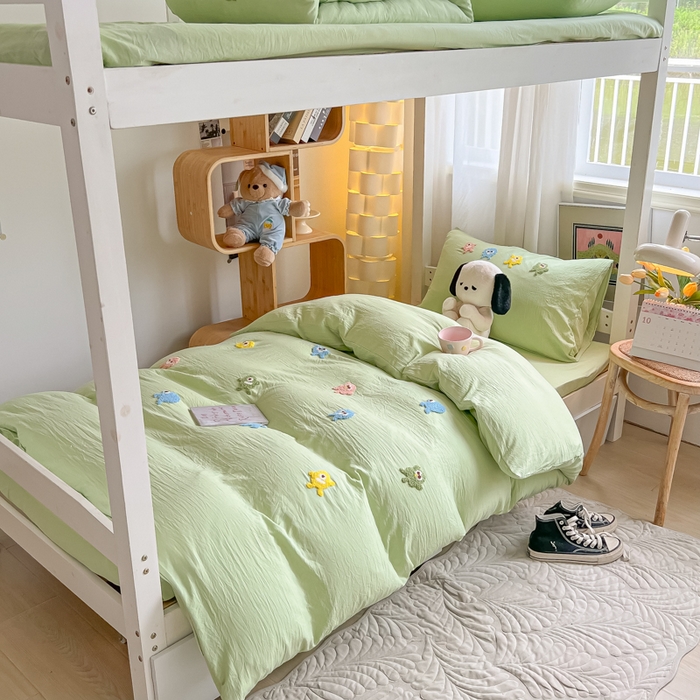 91家纺网 家纺一手货源 找家纺 爱彼家纺 2025新款超柔水洗棉怪兽毛巾绣学生宿舍三件套上下铺三件套 怪兽-果绿