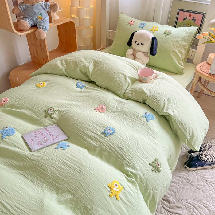 91家纺网 家纺一手货源 找家纺 爱彼家纺 2025新款超柔水洗棉怪兽毛巾绣学生宿舍三件套上下铺三件套 怪兽-果绿
