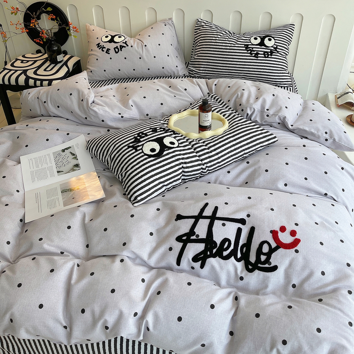 91家纺网 家纺一手货源 找家纺 炫拼家纺 2026新款全棉磨毛ins风毛巾绣纯棉四件套-hello系列 hello-月光恋人