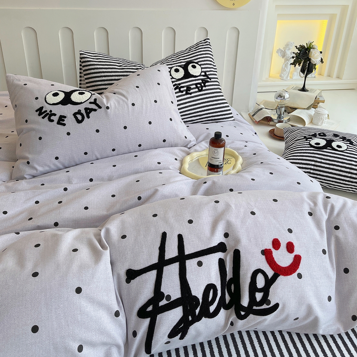 91家纺网 家纺一手货源 找家纺 炫拼家纺 2026新款全棉磨毛ins风毛巾绣纯棉四件套-hello系列 hello-月光恋人