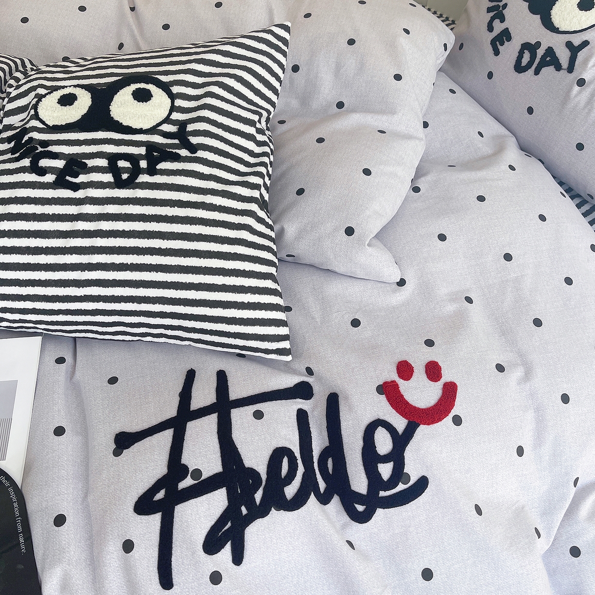 91家纺网 家纺一手货源 找家纺 炫拼家纺 2026新款全棉磨毛ins风毛巾绣纯棉四件套-hello系列 hello-月光恋人