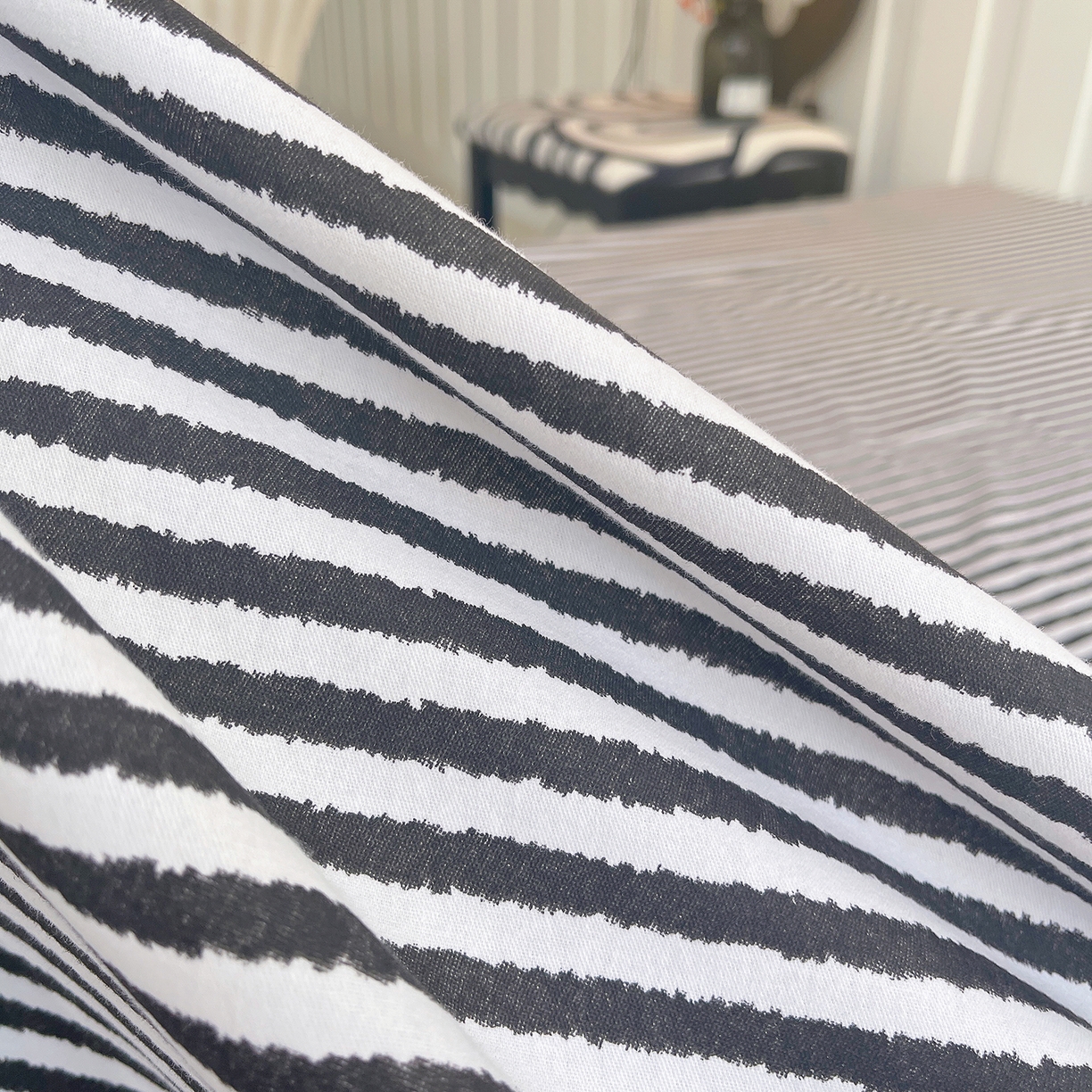 91家纺网 家纺一手货源 找家纺 炫拼家纺 2026新款全棉磨毛ins风毛巾绣纯棉四件套-hello系列 hello-月光恋人