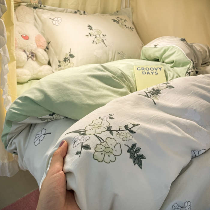 91家纺网 家纺一手货源 找家纺 爱彼家纺 2025新款加厚法式印花学生宿舍三件套上下铺三件套 春意盎然