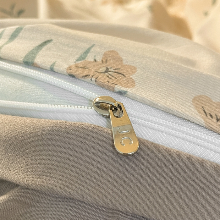 91家纺网 家纺一手货源 找家纺 爱彼家纺 2025新款加厚法式印花学生宿舍三件套上下铺三件套 花意恋