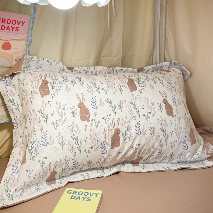 91家纺网 家纺一手货源 找家纺 爱彼家纺 2025新款加厚法式印花学生宿舍三件套上下铺三件套 萌兔花园