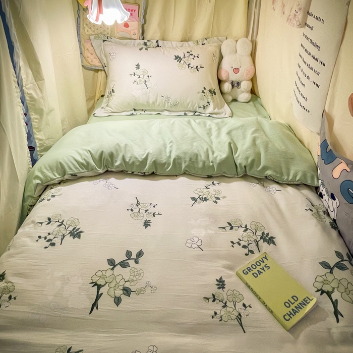 91家纺网 家纺一手货源 找家纺 爱彼家纺 2025新款加厚法式印花学生宿舍三件套上下铺三件套 春意盎然
