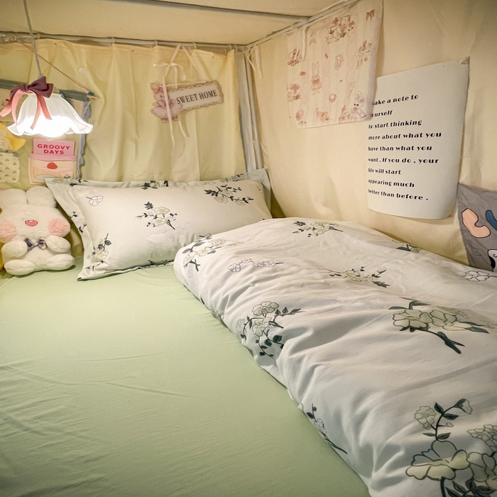 91家纺网 家纺一手货源 找家纺 爱彼家纺 2025新款加厚法式印花学生宿舍三件套上下铺三件套 春意盎然