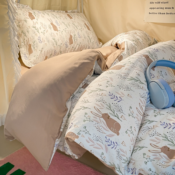 91家纺网 家纺一手货源 找家纺 爱彼家纺 2025新款加厚法式印花学生宿舍三件套上下铺三件套 萌兔花园