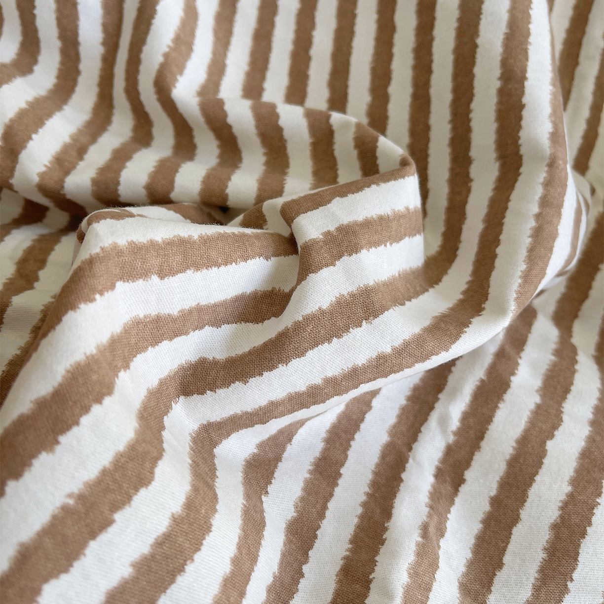 91家纺网 家纺一手货源 找家纺 炫拼家纺 2025新款全棉磨毛ins风毛巾绣纯棉四件套-hello系列 hello-云漫