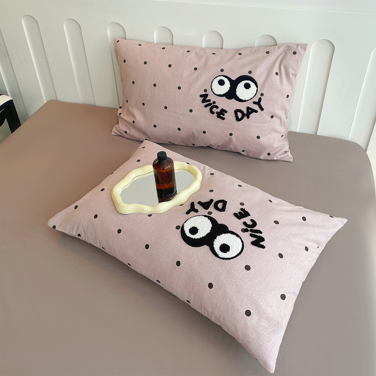 91家纺网 家纺一手货源 找家纺 炫拼家纺 2026新款全棉磨毛ins风毛巾绣纯棉四件套-hello系列 hello-知意