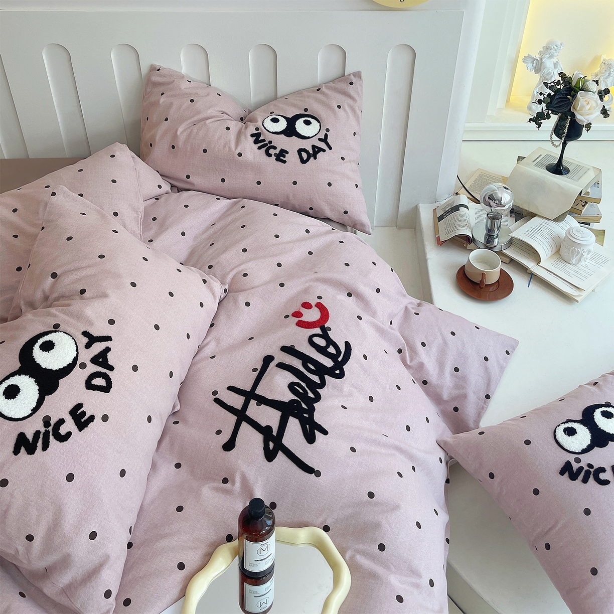 91家纺网 家纺一手货源 找家纺 炫拼家纺 2026新款全棉磨毛ins风毛巾绣纯棉四件套-hello系列 hello-知意