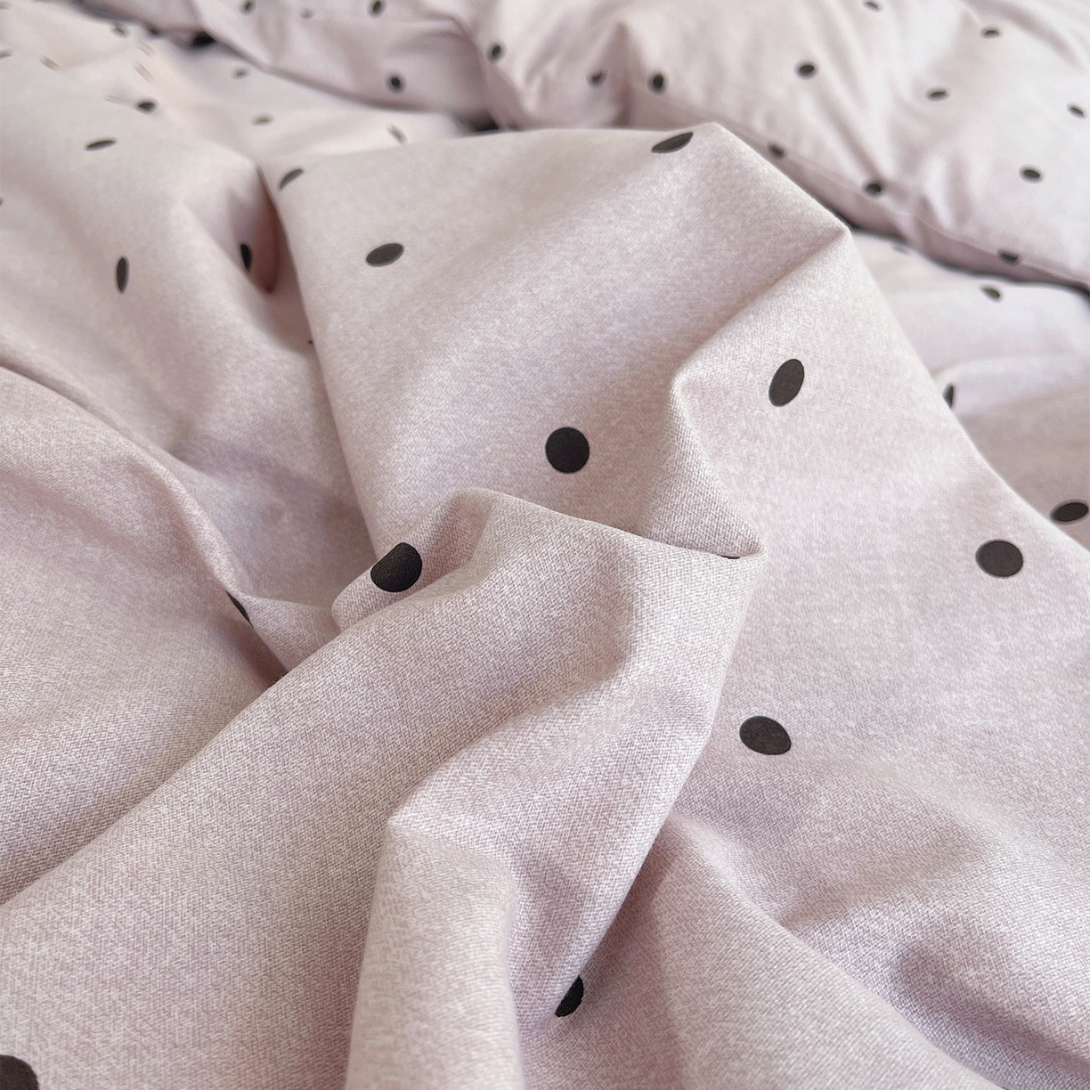 91家纺网 家纺一手货源 找家纺 炫拼家纺 2026新款全棉磨毛ins风毛巾绣纯棉四件套-hello系列 hello-知意