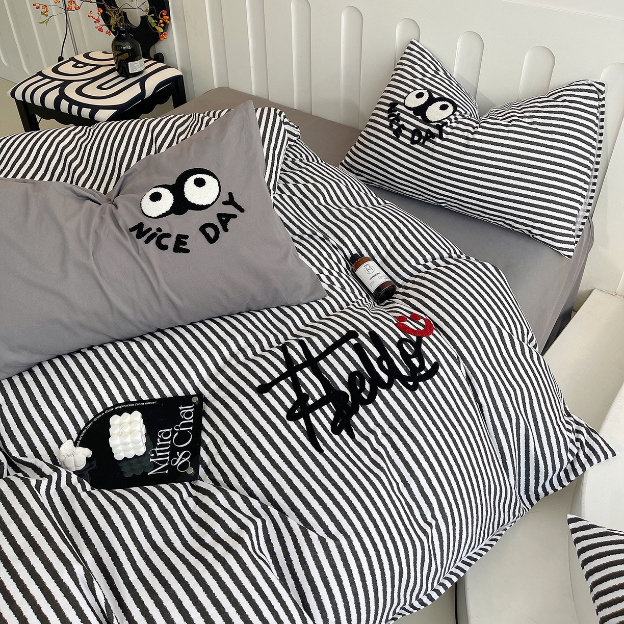 91家纺网 家纺一手货源 找家纺 炫拼家纺 2025新款全棉磨毛ins风毛巾绣纯棉四件套-hello系列 hello-弥野