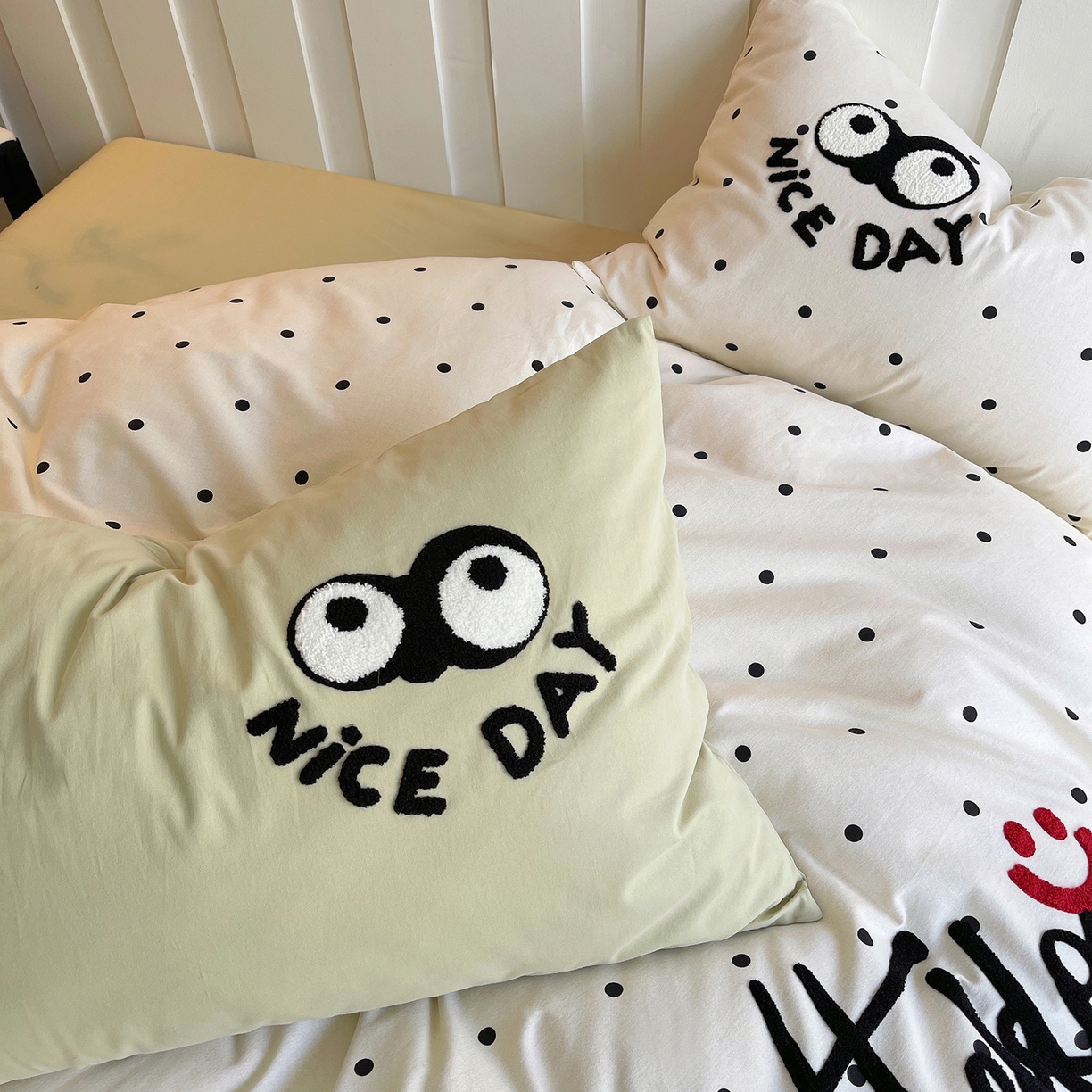 91家纺网 家纺一手货源 找家纺 炫拼家纺 2025新款全棉磨毛ins风毛巾绣纯棉四件套-hello系列 hello-悠然