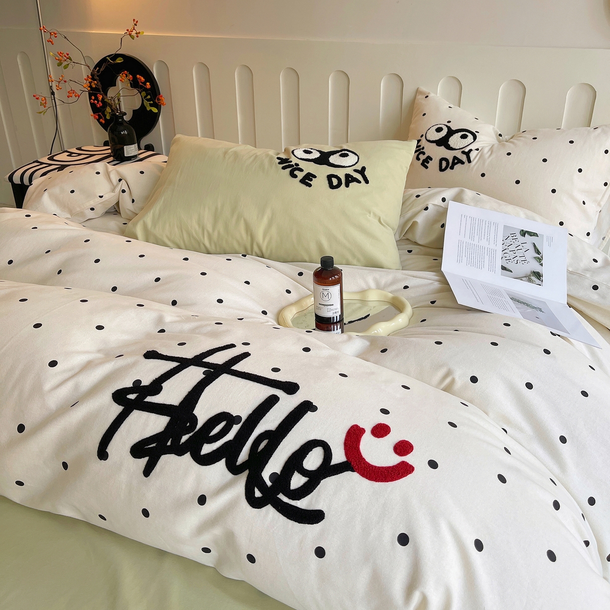 91家纺网 家纺一手货源 找家纺 炫拼家纺 2025新款全棉磨毛ins风毛巾绣纯棉四件套-hello系列 hello-悠然