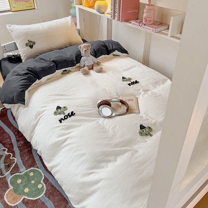 91家纺网 家纺一手货源 找家纺 爱彼家纺 2025新款超柔水洗棉毛巾绣学生宿舍三件套上下铺三件套 白兰灰