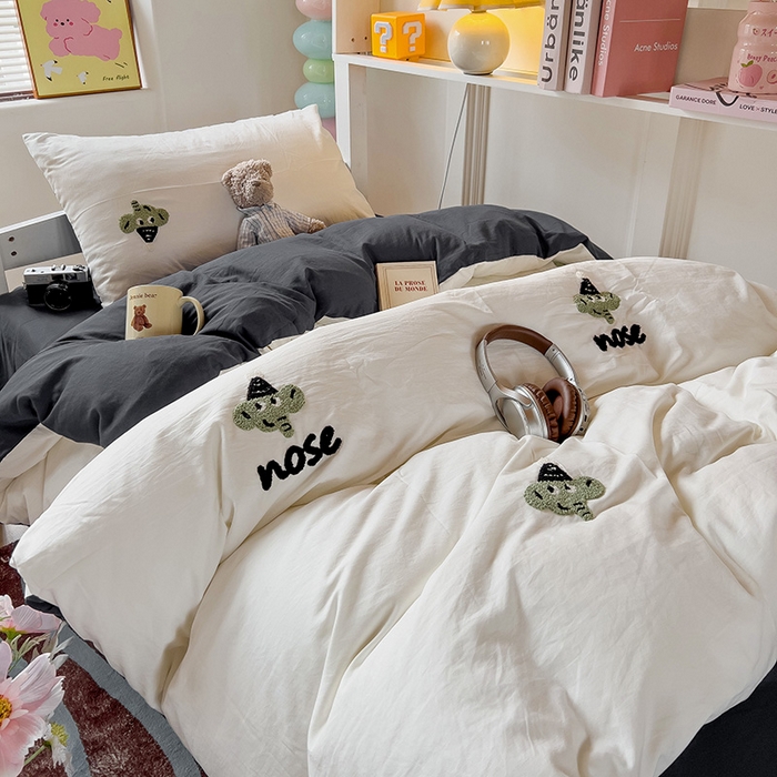 91家纺网 家纺一手货源 找家纺 爱彼家纺 2025新款超柔水洗棉毛巾绣学生宿舍三件套上下铺三件套 白兰灰