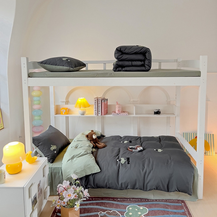 91家纺网 家纺一手货源 找家纺 爱彼家纺 2025新款超柔水洗棉毛巾绣学生宿舍三件套上下铺三件套 深灰抹茶