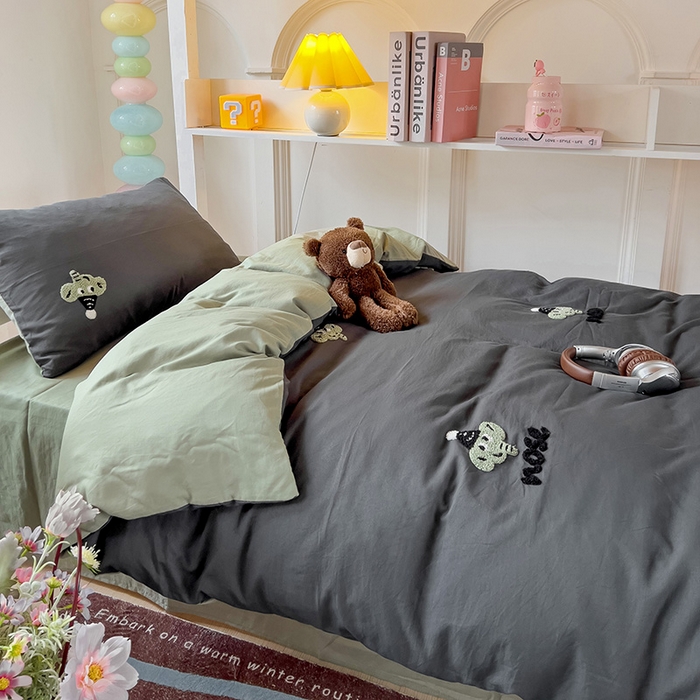 91家纺网 家纺一手货源 找家纺 爱彼家纺 2025新款超柔水洗棉毛巾绣学生宿舍三件套上下铺三件套 深灰抹茶