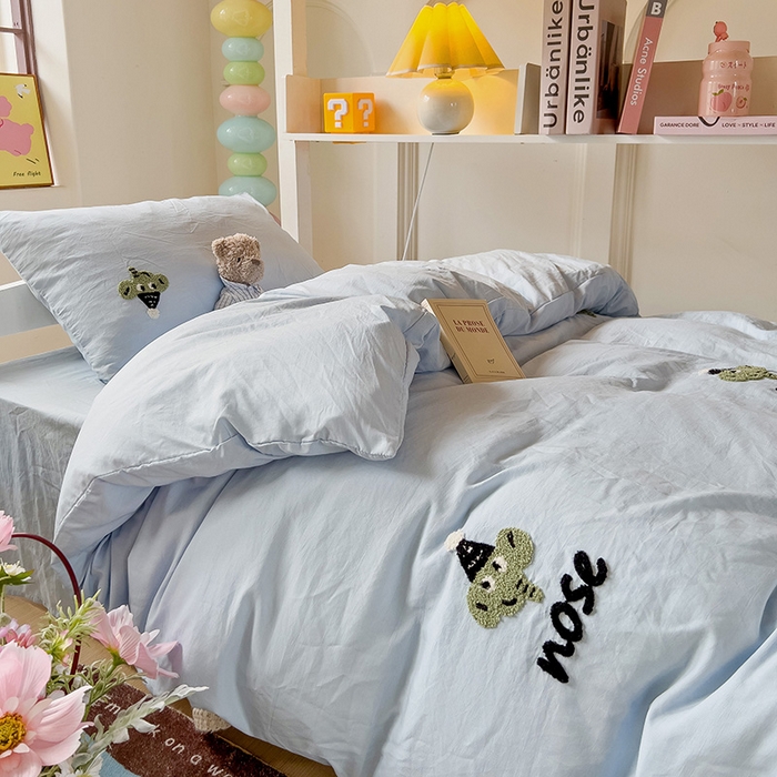 91家纺网 家纺一手货源 找家纺 爱彼家纺 2025新款超柔水洗棉毛巾绣学生宿舍三件套上下铺三件套 天空兰