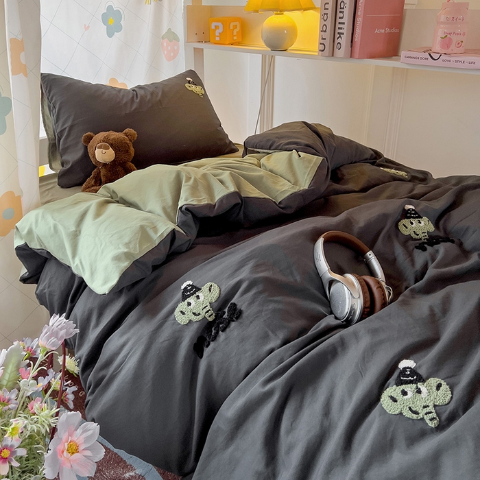 91家纺网 家纺一手货源 找家纺 爱彼家纺 2025新款超柔水洗棉毛巾绣学生宿舍三件套上下铺三件套 深灰抹茶