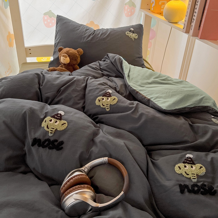 91家纺网 家纺一手货源 找家纺 爱彼家纺 2025新款超柔水洗棉毛巾绣学生宿舍三件套上下铺三件套 深灰抹茶