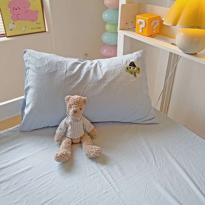 91家纺网 家纺一手货源 找家纺 爱彼家纺 2025新款超柔水洗棉毛巾绣学生宿舍三件套上下铺三件套 天空兰