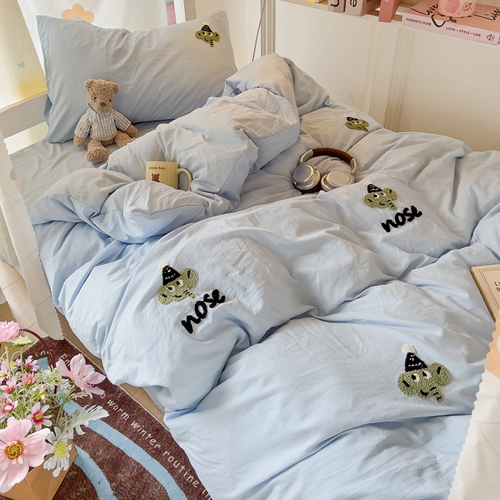 91家纺网 家纺一手货源 找家纺 爱彼家纺 2025新款超柔水洗棉毛巾绣学生宿舍三件套上下铺三件套 天空兰