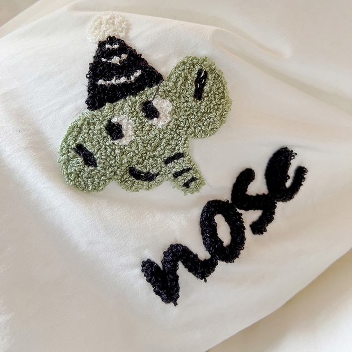 91家纺网 家纺一手货源 找家纺 爱彼家纺 2025新款超柔水洗棉毛巾绣学生宿舍三件套上下铺三件套 奶白天空兰