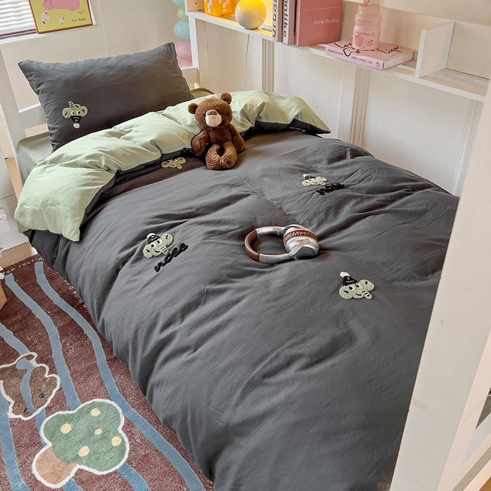 91家纺网 家纺一手货源 找家纺 爱彼家纺 2025新款超柔水洗棉毛巾绣学生宿舍三件套上下铺三件套 深灰抹茶