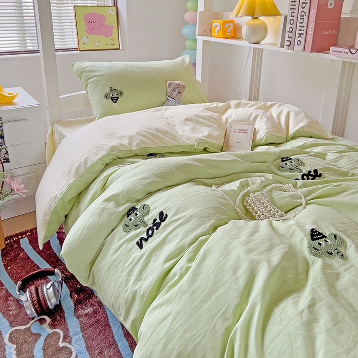 91家纺网 家纺一手货源 找家纺 爱彼家纺 2025新款超柔水洗棉毛巾绣学生宿舍三件套上下铺三件套 果绿芝士