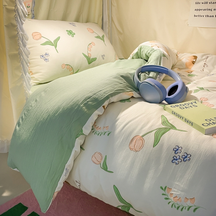 91家纺网 家纺一手货源 找家纺 爱彼家纺 2025新款卡通印花水洗棉学生宿舍三件套上下铺三件套 兔兔花语