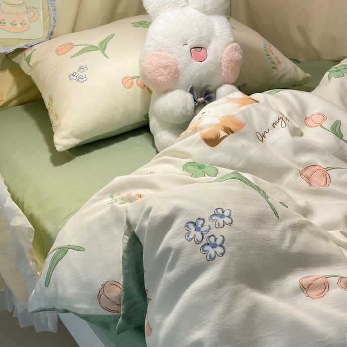 91家纺网 家纺一手货源 找家纺 爱彼家纺 2025新款卡通印花水洗棉学生宿舍三件套上下铺三件套 兔兔花语