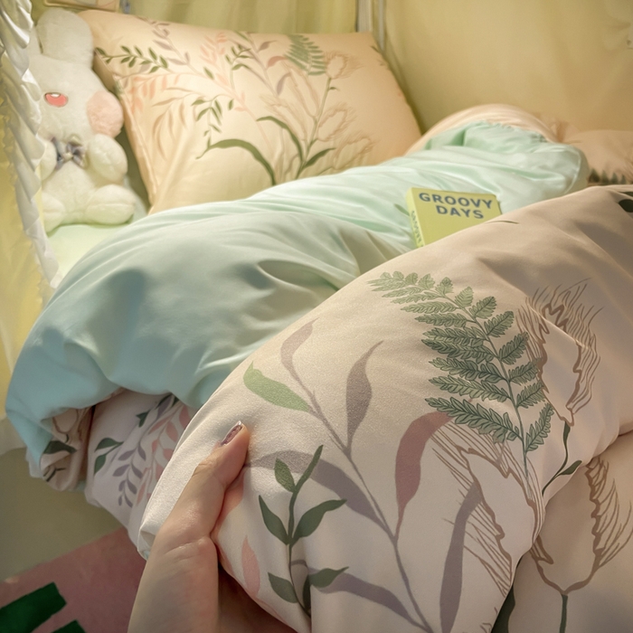 91家纺网 家纺一手货源 找家纺 爱彼家纺 2025新款卡通印花水洗棉学生宿舍三件套上下铺三件套 遇仙草