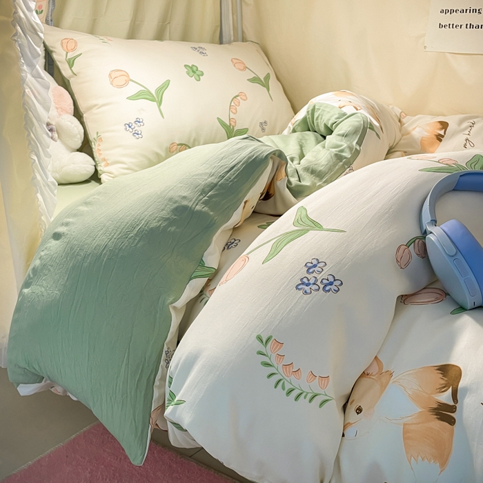 91家纺网 家纺一手货源 找家纺 爱彼家纺 2025新款卡通印花水洗棉学生宿舍三件套上下铺三件套 兔兔花语