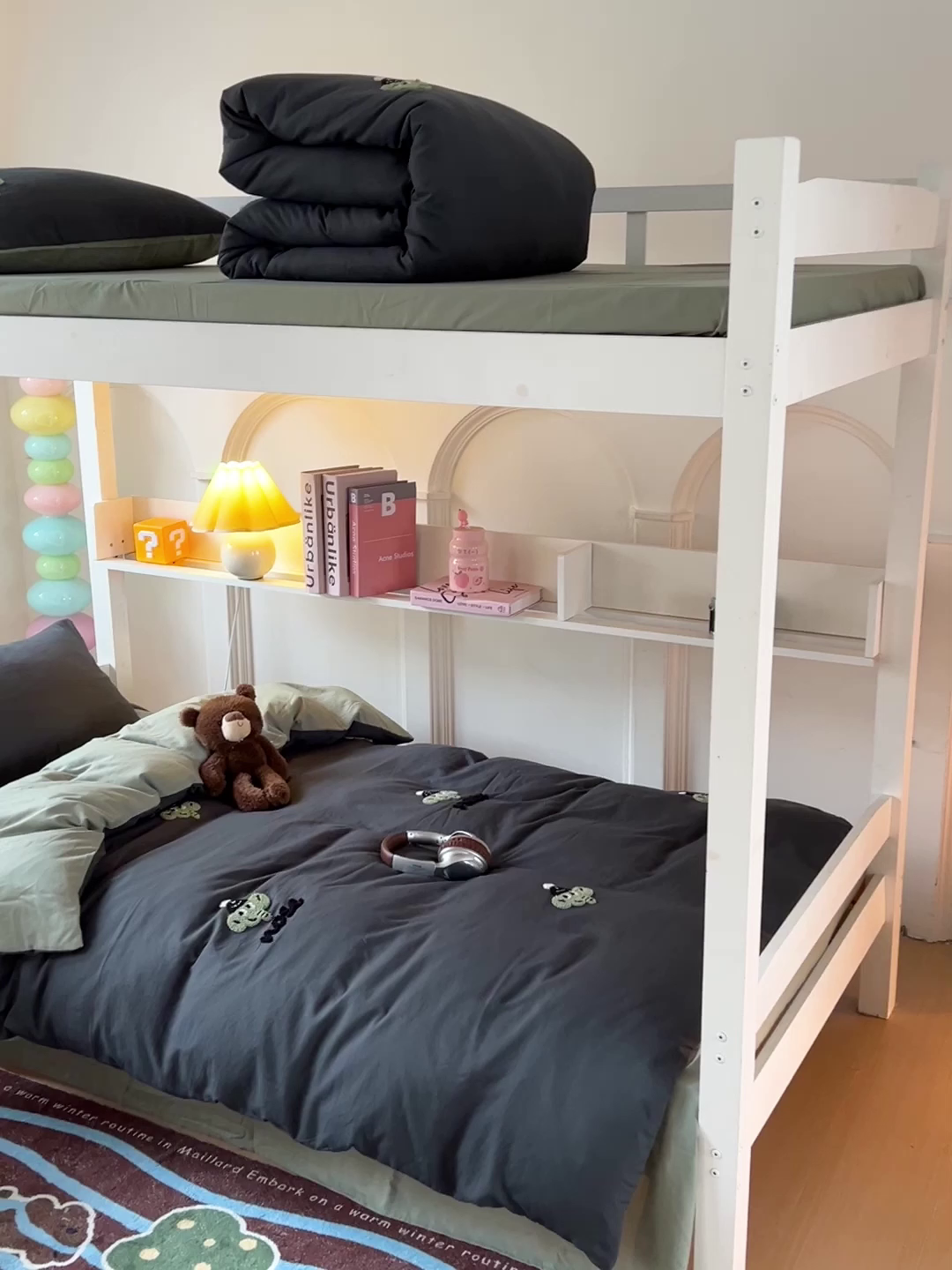 91家纺网 家纺一手货源 找家纺 爱彼家纺 2025新款超柔水洗棉毛巾绣学生宿舍三件套上下铺三件套 深灰抹茶