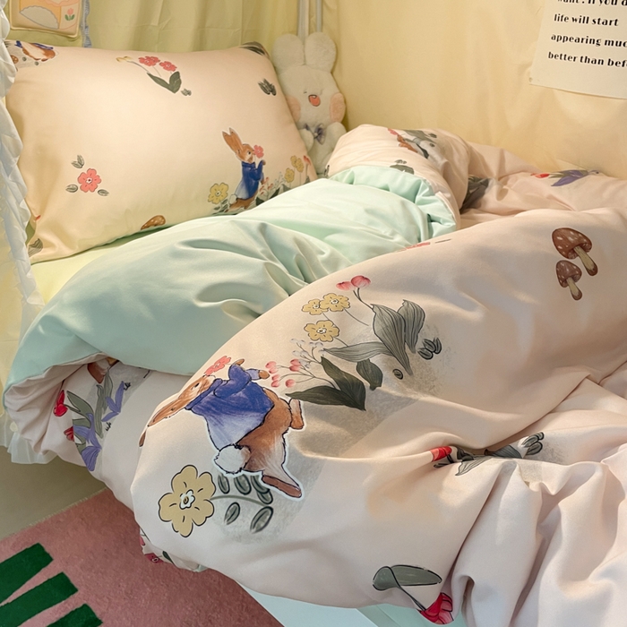 91家纺网 家纺一手货源 找家纺 爱彼家纺 2025新款卡通印花水洗棉学生宿舍三件套上下铺三件套 蘑菇与兔