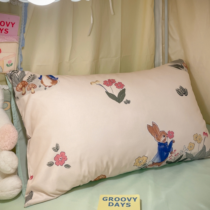 91家纺网 家纺一手货源 找家纺 爱彼家纺 2025新款卡通印花水洗棉学生宿舍三件套上下铺三件套 蘑菇与兔