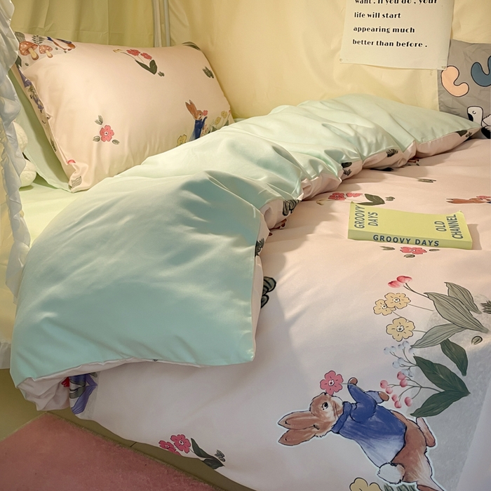 91家纺网 家纺一手货源 找家纺 爱彼家纺 2025新款卡通印花水洗棉学生宿舍三件套上下铺三件套 蘑菇与兔