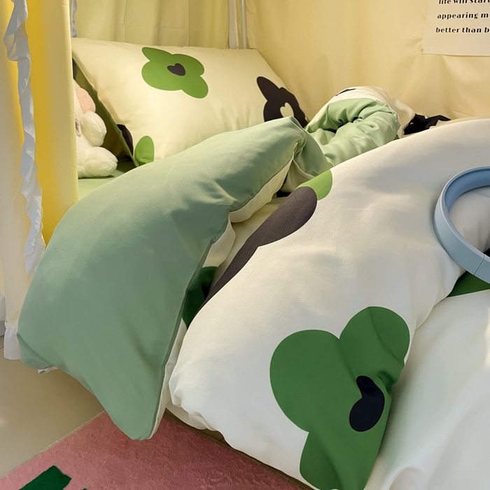91家纺网 家纺一手货源 找家纺 爱彼家纺 2025新款卡通印花水洗棉学生宿舍三件套上下铺三件套 绿色心情